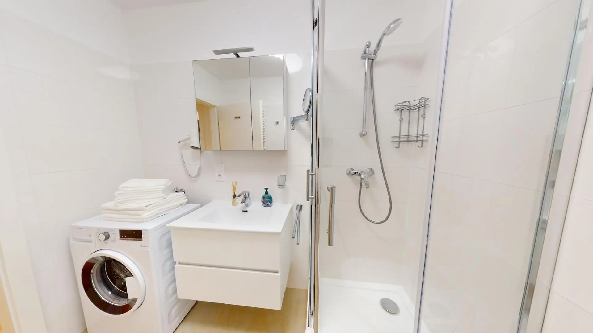 Alon Homes Vienna - Premium City Center Apartments