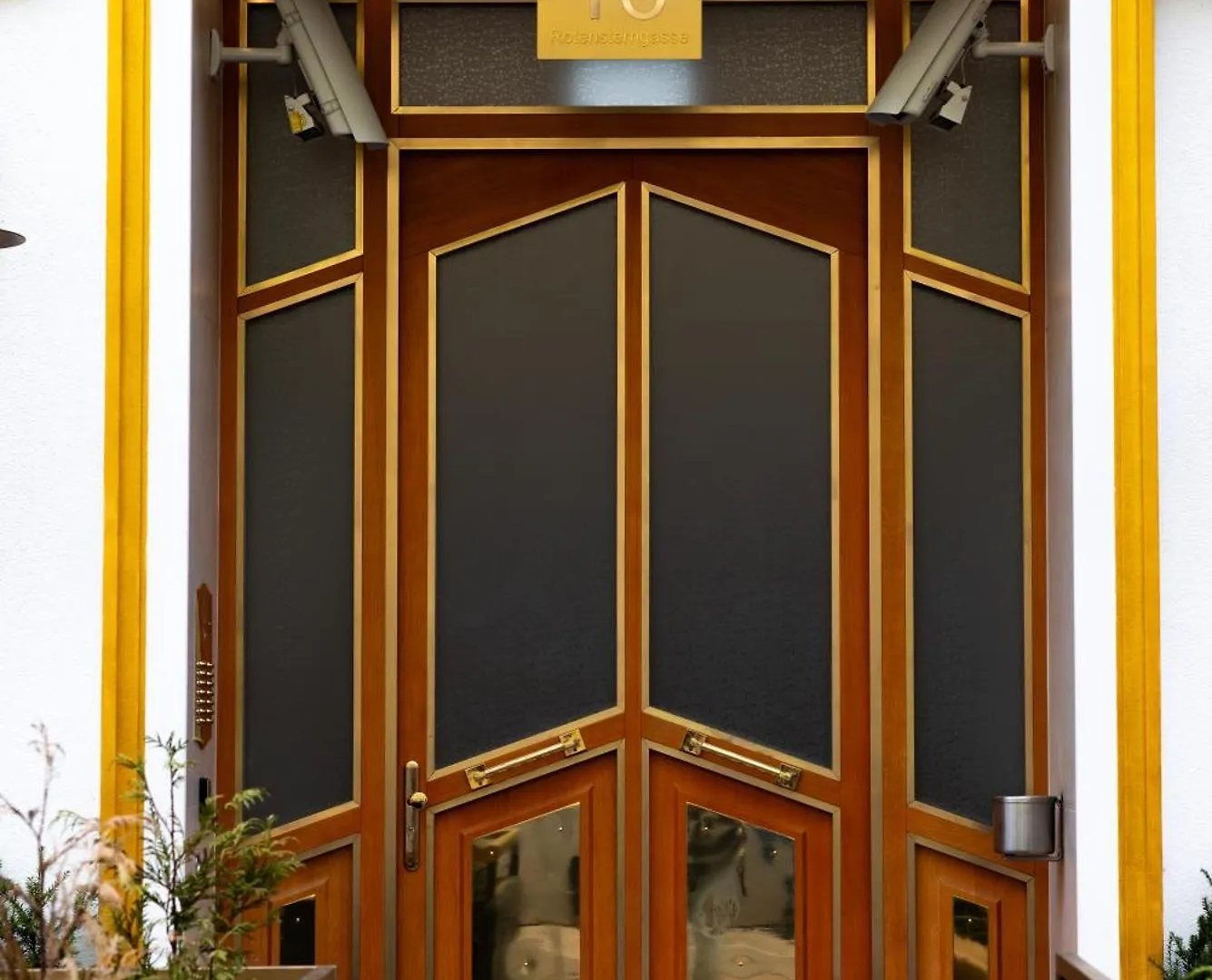 Alon Homes Vienna - Premium City Center Apartments